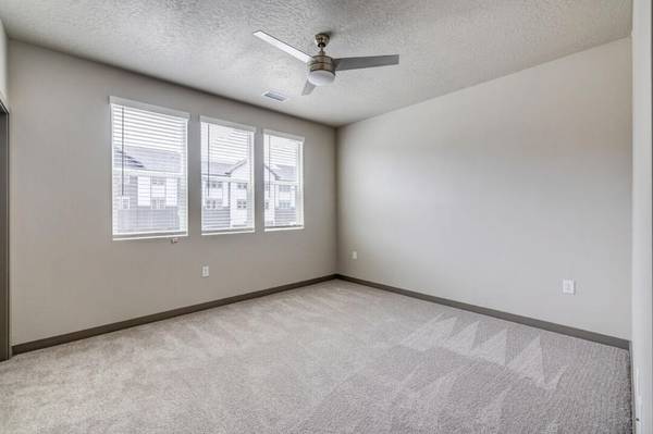 $1,589 / 2br - 1032ft2 - Mantenimiento en el lugar, Spa, Piscina, Administrador de la propiedad en el lugar63670990014977121