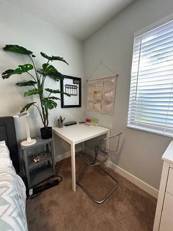 $550 / 1br - Large Private Room (6768 79TH ST, Middle Village)63874742631299123