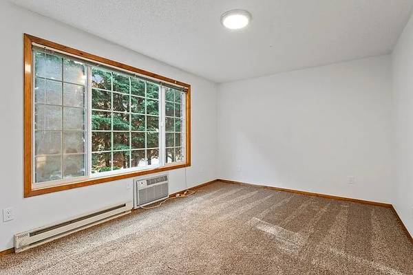 $680 / 2br - 910ft2 - ✨ AFFORDABLE 2-BED IN PORTLAND – PET FRIENDLY & GREAT LOCATION ✨ (Portland)63831251223555123