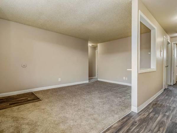 $1,399 / 2br - 690ft2 - Dog Park, Built in Shelves, Pet Friendly, BBQ Picnic Area (Brighton)63973503922178121