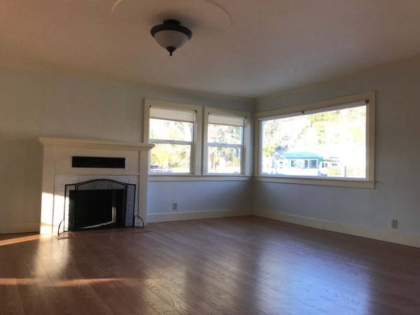 $649,000 / 2br - 1247ft2 - Charming  2 bed/1ba home w/garage & large yard, poss. seller financing (santa rosa)63880135042435124