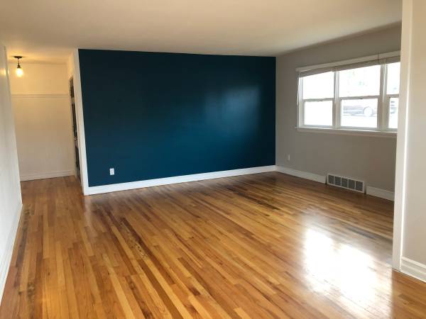 $2,000 / 2br - 1021ft2 - 750 NW Charlotte (Pullman)63689257108225122