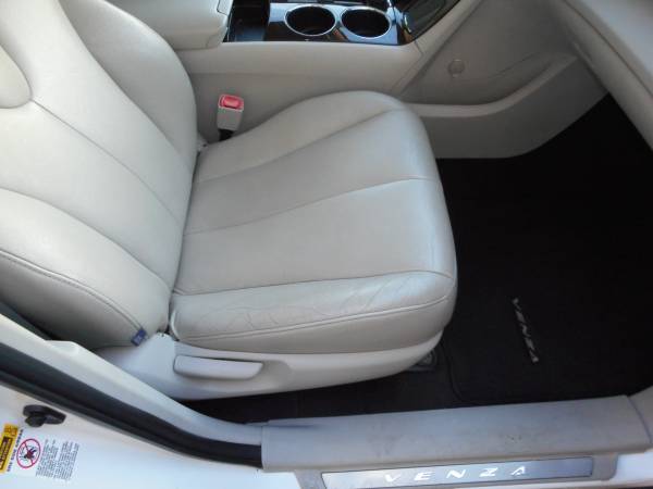 2009 Toyota Venza, tracción en las 4 ruedas, 117K - $6,550 (Tacoma)63623387740673124