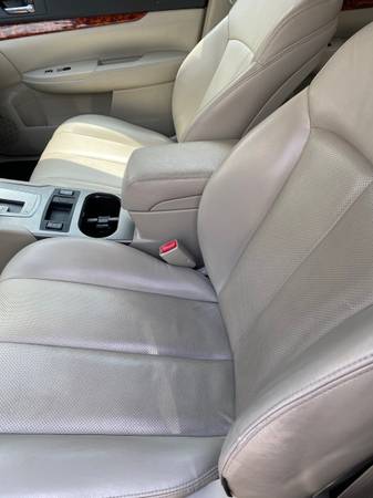 2010 Subaru Outback 1