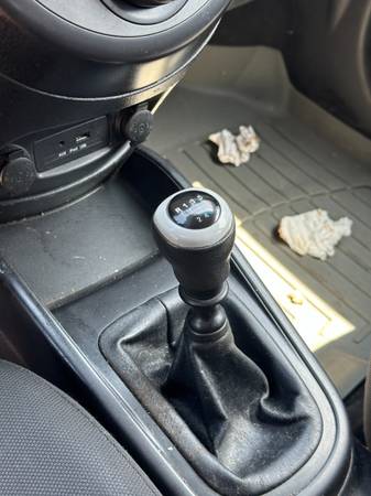 2011 Kia Soul + (Plus) w/ 5-speed Manual Transmission 95km - $2,500 (Staten Island)63654713510145122