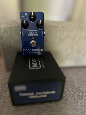 MXR Bass Fuzz deluxe Pedal effect 1