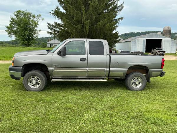 2006 Chevy 2500HD Pickup - $1 (Richland Center)63625030398211121