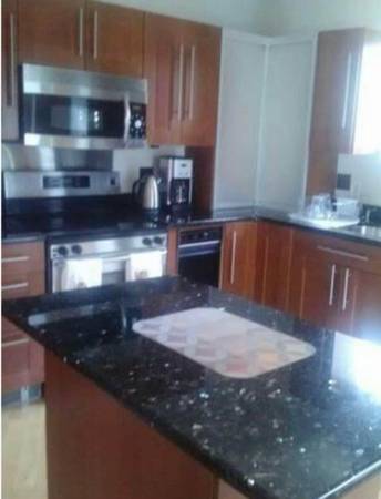 $1,050 / 3br - 140ft2 - Habitación grande en apartamento moderno (Watertown)63856229480705124