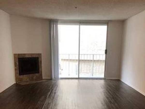 $3,447 / 2br - 1041ft2 - Spa, Air Conditioning, Pool, Ceiling Fans (Hollywood)63840112797185122