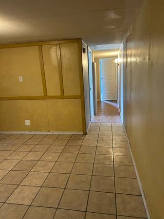 $1,000 / 2br - 700ft2 - Two bedroom duplex with bills (Laredo)63662003495937122