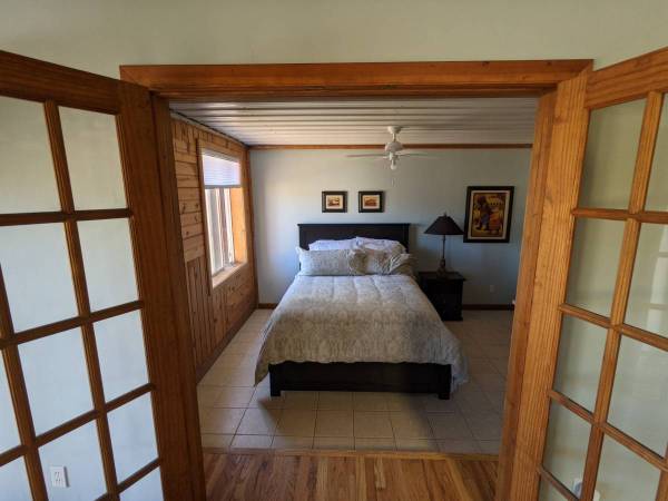 $120 / 1br - 800ft2 - Large One-Bedroom Apartment (Challis, ID)63952518992003121
