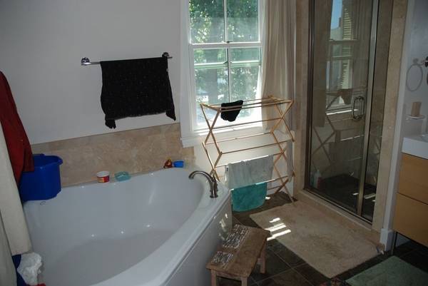 $1,800 / 2br - 3400ft2 - It looks different it looks better (Somerville)63699215336963122