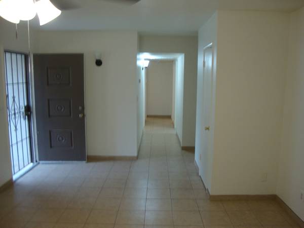 $2,000 / 3br - 1200ft2 - HOME FOR RENT-CEDAR AVE. & HERNDON (Fresno)63798509110529124
