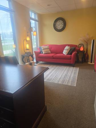 $150 / 350ft2 - PRIME LOCATION  Contemporary office starting at $150/mo (Elm Grove)63898602555010122