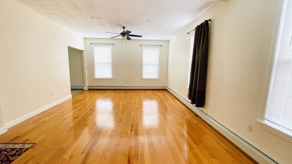 $4,000 / 4br - 1800ft2 - 4 Bed/1.5 Bath, Office Space, Parking Avail, Washer/Dryer, No Fee (Somerville)63655287561089120