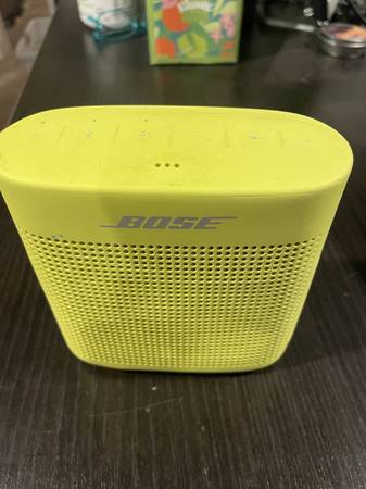 Bose Color 2 SoundLink Speaker 1