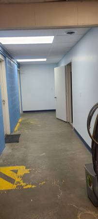 $950 / 720ft2 - Office space, kitchen, laundry, and shower- Holt Mi (Holt- Industrial park)63920839246851123