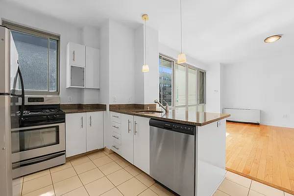 $3,250 / 1br - MASSIVE BOREUM HILL STUDIO🤩 IN-UNIT WASHER + DISHWASHER🎥VIDEO LINKED (Boerum Hill)63788761993987120