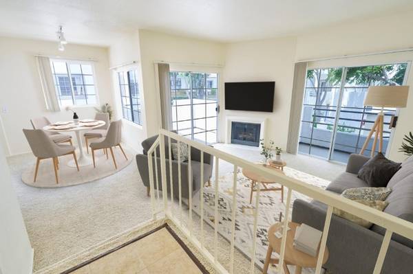 $3,399 / 2br - 1117ft2 - In Woodland Hills, Vertical Blind Window Covers, 2bd 2.5ba (22219 Summit Vue Lane, Woodland Hills, CA)63953218263426121