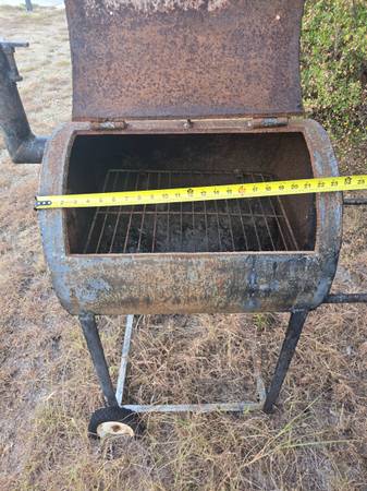 BBQ SMOKER 1