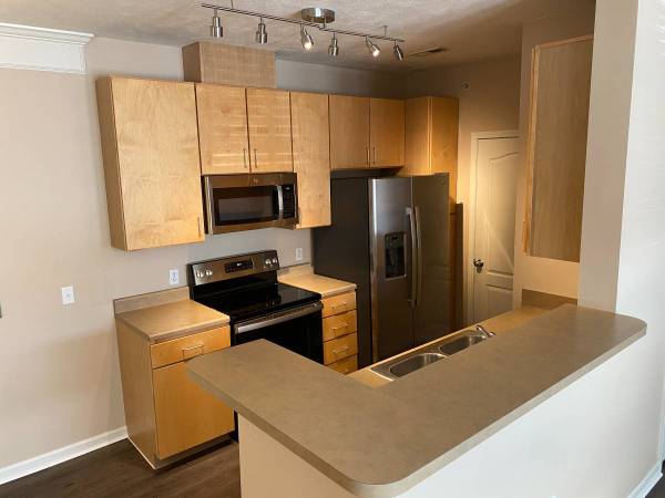 LOOKING TO MOVE? EXPLORE US! 1