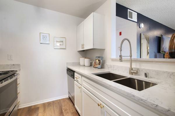 2BD 2BA, Built-in Microwave, Newly Upgraded Playground 1