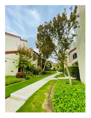 $2,700 / 2br - 1074ft2 - 2 Dormitorios, 2 baños condominio, nivel inferior con comodidades de resort (Simi Valley)63668270872065122