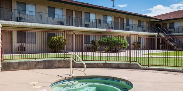 Flat screen TV, Full sized kitchen, Onsite parking 1