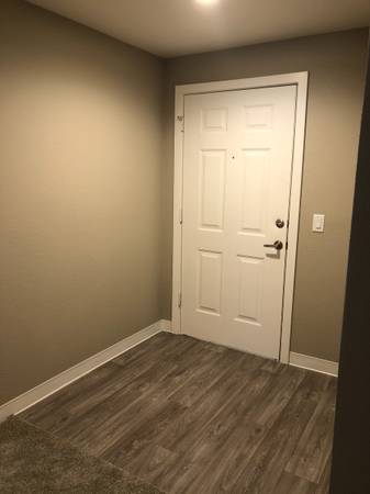 $1,675 / 2br - 1004ft2 - Leaves Are Falling & Our are Prices Too! (4075 Aerial Way Eugene, Oregon 97402)63977276636546121