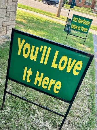 Wichita Come In And Check Out Our - Room for Rent