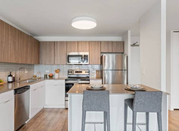 $2,195 / 1br - OLD TOWN 1 Bedroom ~ Previously Condos ~ Custom Touches Across Each Unit (Old Town, Chicago)63844193652611124