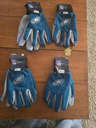4 pairs of brand new eagles gloves 1
