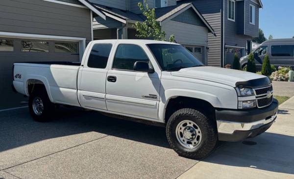 2007 chevy 2500hd 6.6L Duramax one owner clean title - $16,900 (seatac)63623024251011123