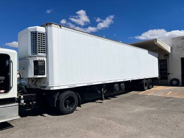 1983 45' Reefer trailer with lift gate 1