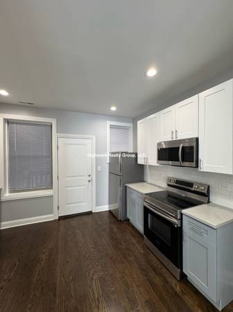 $2,900 / 3br - 🌿🌞📝The Sunroom Symphony! A 3BD Edgewater Story📝🌞🪟 (Chicago)64041812021890120
