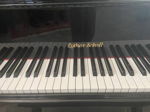 Lothar Schell LG-148 Baby Grand Piano 1
