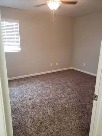 $1,825 / 3br - 1090ft2 - At Last, This Is what You've Been Searching For (2001 E. Cross Ave Tulare, CA 93274)63809864886785124