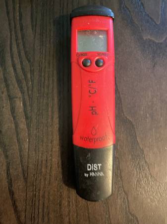 pH tester meter by Hanna 1