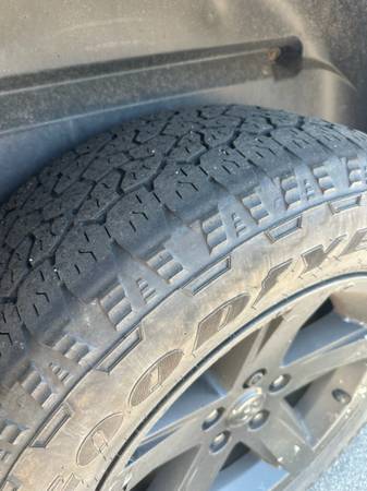 ESPECIAL MECÁNICO - 2010 Dodge Ram 1500 Sport Hemi 5.7 - $5,200 (Lakewood)63612218095233124