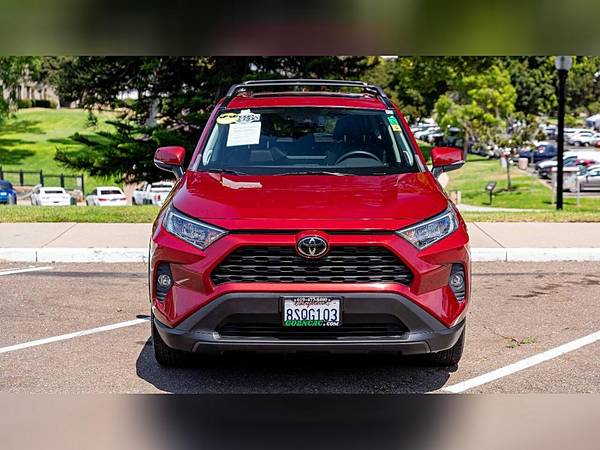 2020 Toyota RAV4 XLE Premium SUV de 4 puertas - $29777.0063440570761603121