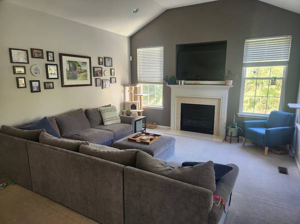 $1,900 / 1br - 3200ft2 - Roommate in Large Townhouse (Kennett Square)64024498281986124