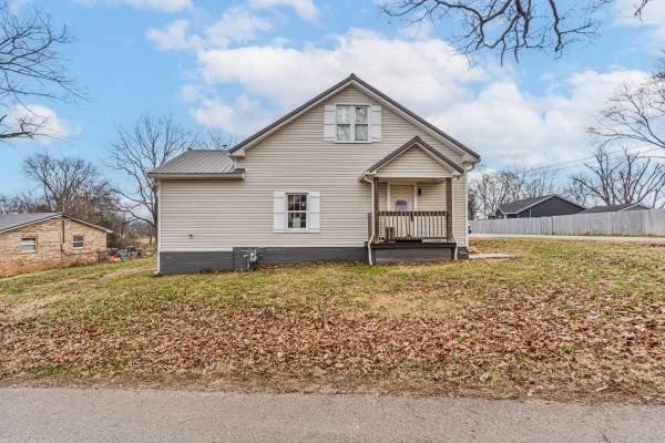 1152 Crewdson Drive 1