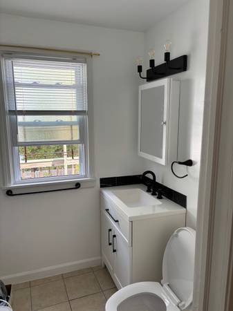 $800 / 1br - 600ft2 - 1 Bedroom apartment (upper) (Warren)63926725415427123