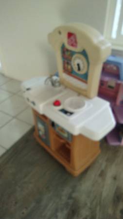 Step2 Play Kitchen / Toy Kitchen 1