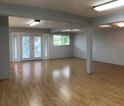 $4,100 / 5br - 2356ft2 - Spacious 5 Bedroom, 2 Bath, 2 Car Carport, 2 story Single-family home (Kalihi)63686691634305122