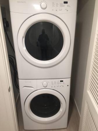 $4,409 / 2br - 1135ft2 - Near "Great! Schools.org" Top Rated School, Walkscore: 51 (sunnyvale)63695766685699121