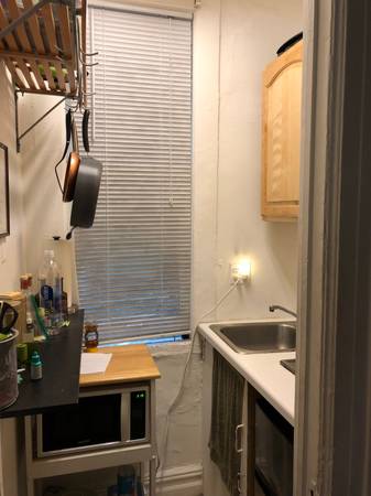 $2,799 SEE  Tuesday 6pm....STEPS TO WEST VILLAGE !!....16th & 8th... BRITE (Chelsea)63816602838019123
