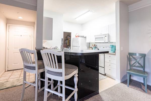 $215,000 / 2br - 1250ft2 - First floor, Palmer Ranch 2/2 Condo with garage at least expensive!! (Sarasota)63791154416129121