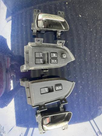 Subaru BRZ Master Window Control Switch & Interior Door Handle 1