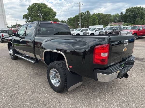 2011 CHEVROLET SILVERADO 3500HD LTZ CREW CAB DUALLY 6.6L DURAMAX 4X4 - $24,950 (LA MOTORSPORTS WINDOM, MN)63489770126339121